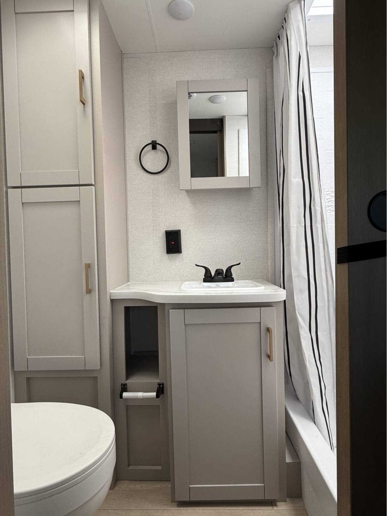 A photo of this 2027 Jayco Jay Flight 225MLSW