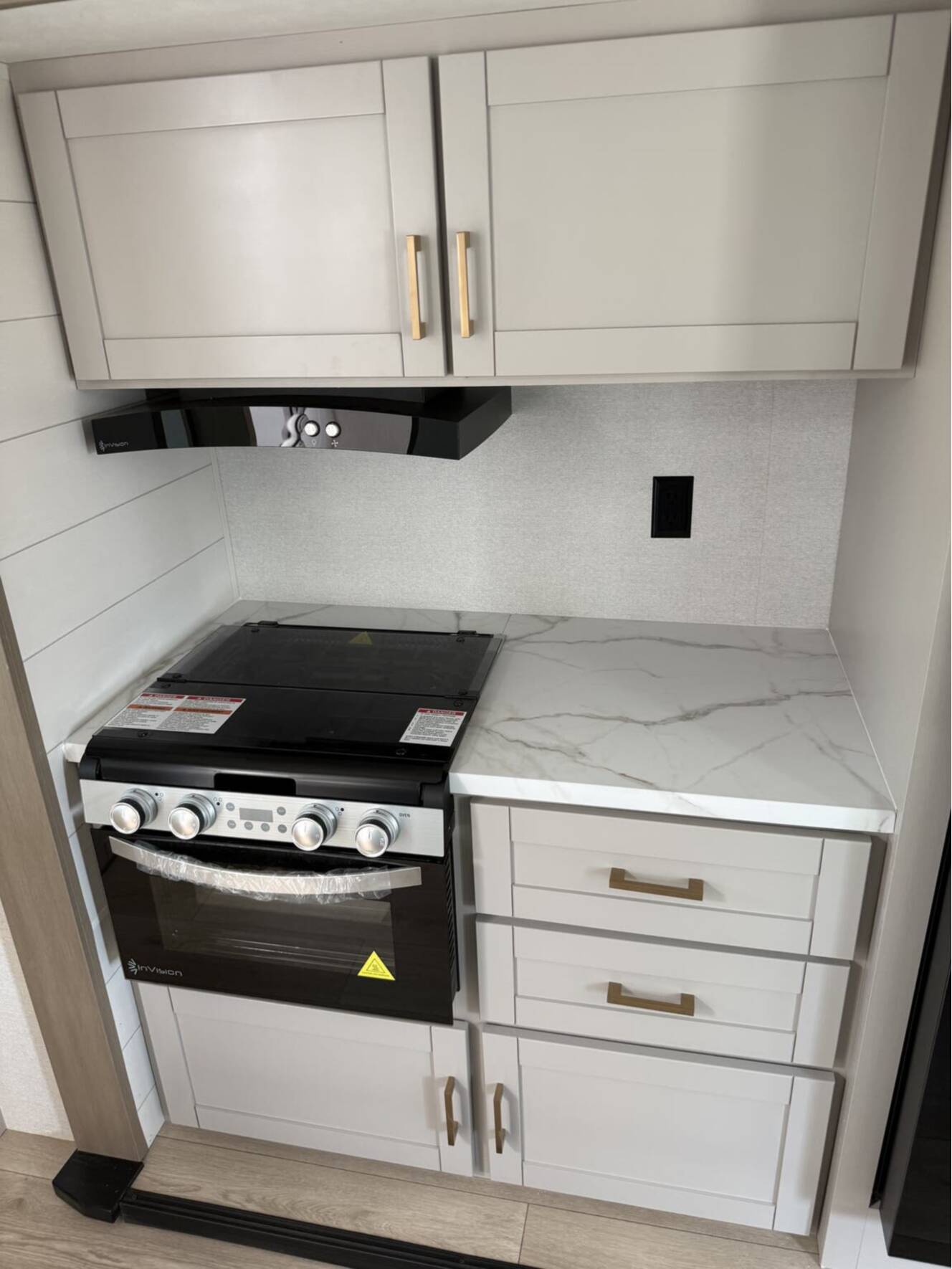 A photo of this 2027 Jayco Jay Flight 225MLSW