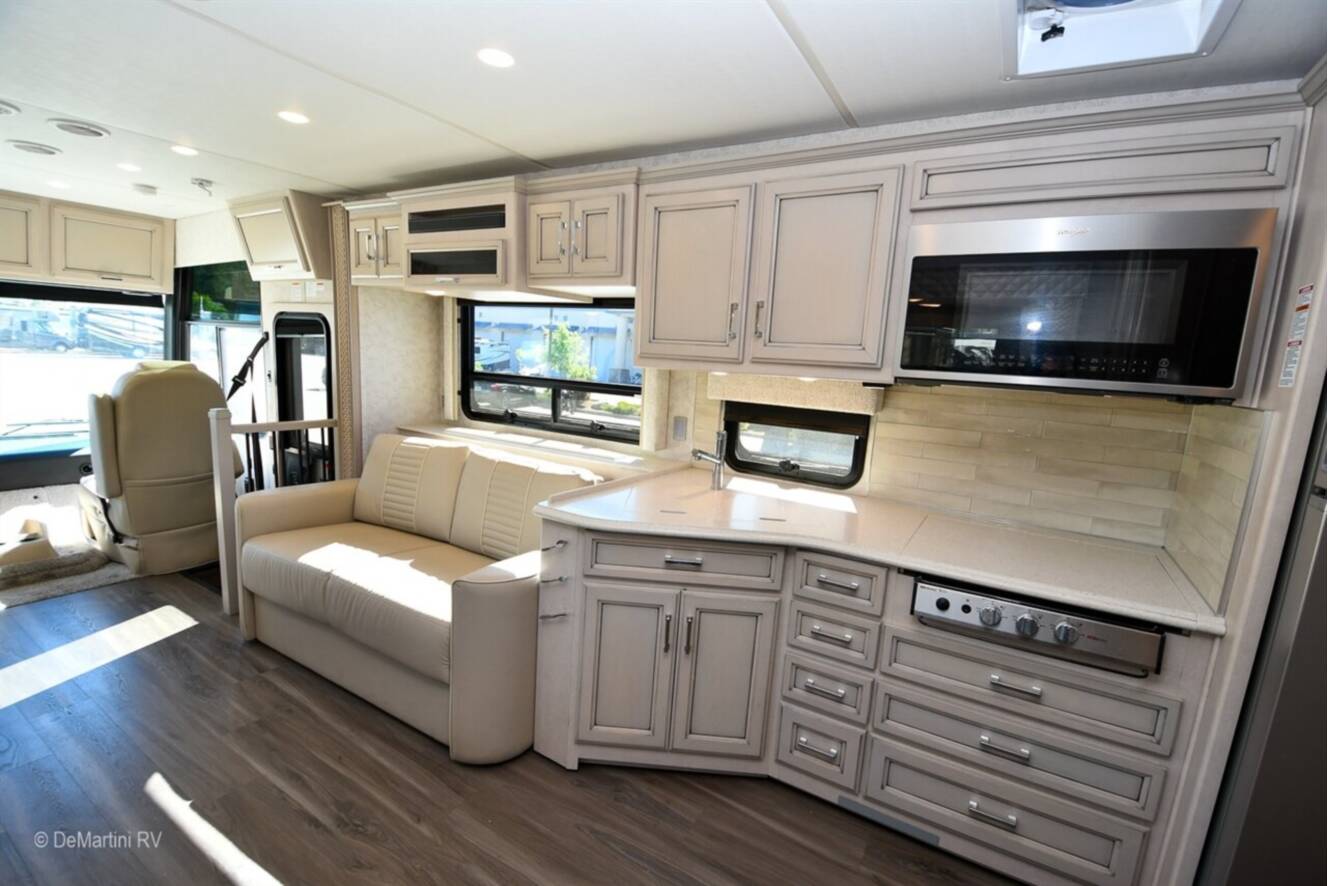 A photo of this 2023 Newmar Bay Star 3626