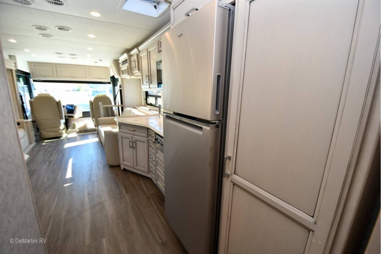 A photo of this 2023 Newmar Bay Star 3626