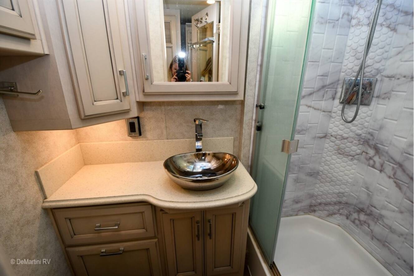 A photo of this 2023 Newmar Bay Star 3626