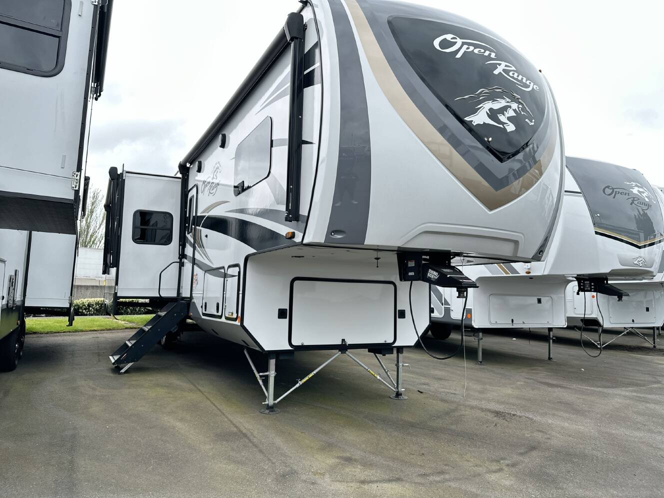 A photo of this 2023 Highland Ridge OPEN RANGE 374BHS