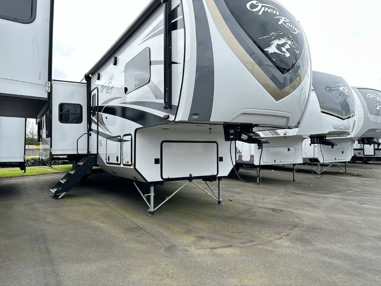 A photo of this 2023 Highland Ridge OPEN RANGE 374BHS