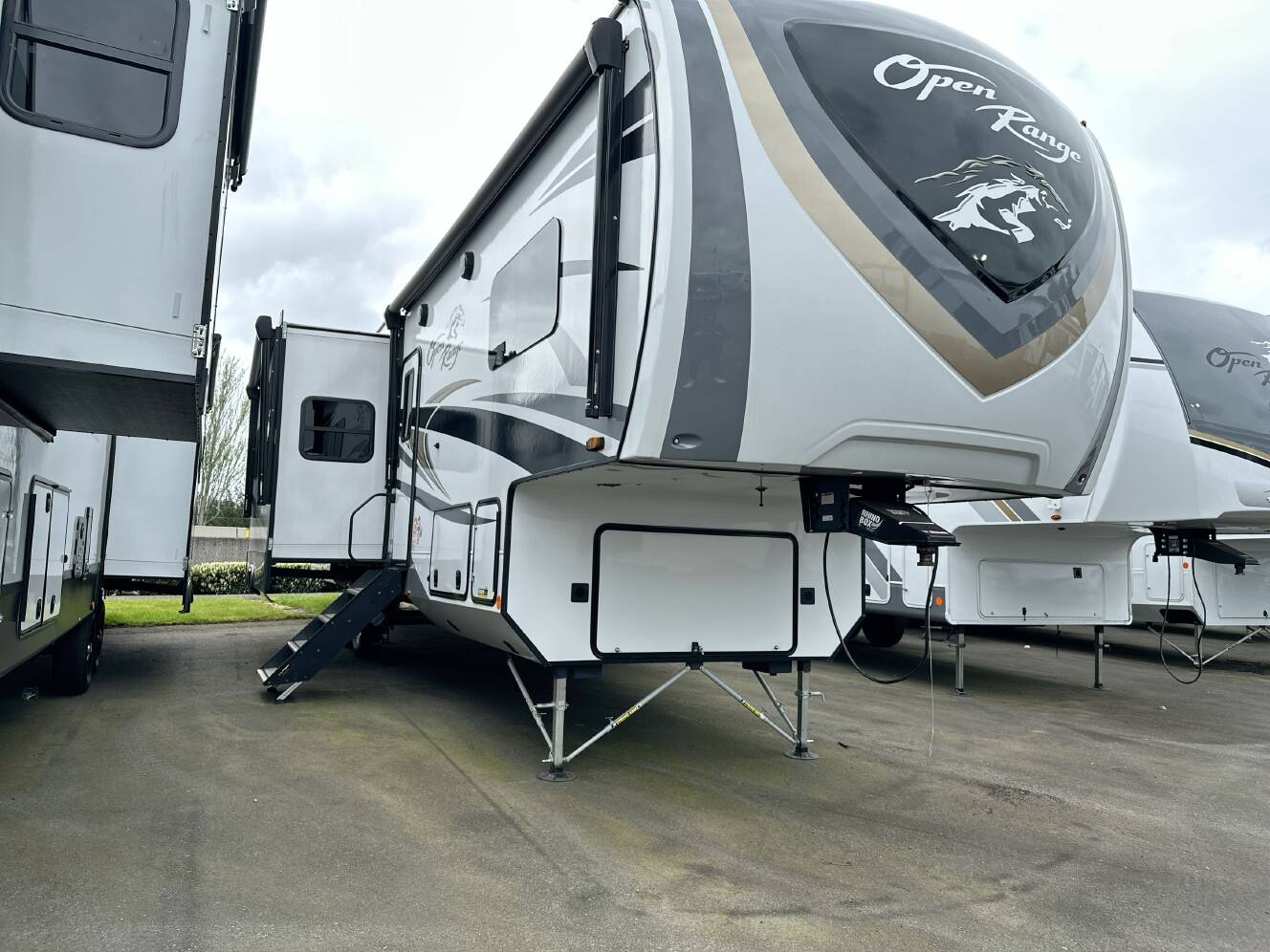 A photo of this 2023 Highland Ridge OPEN RANGE 374BHS