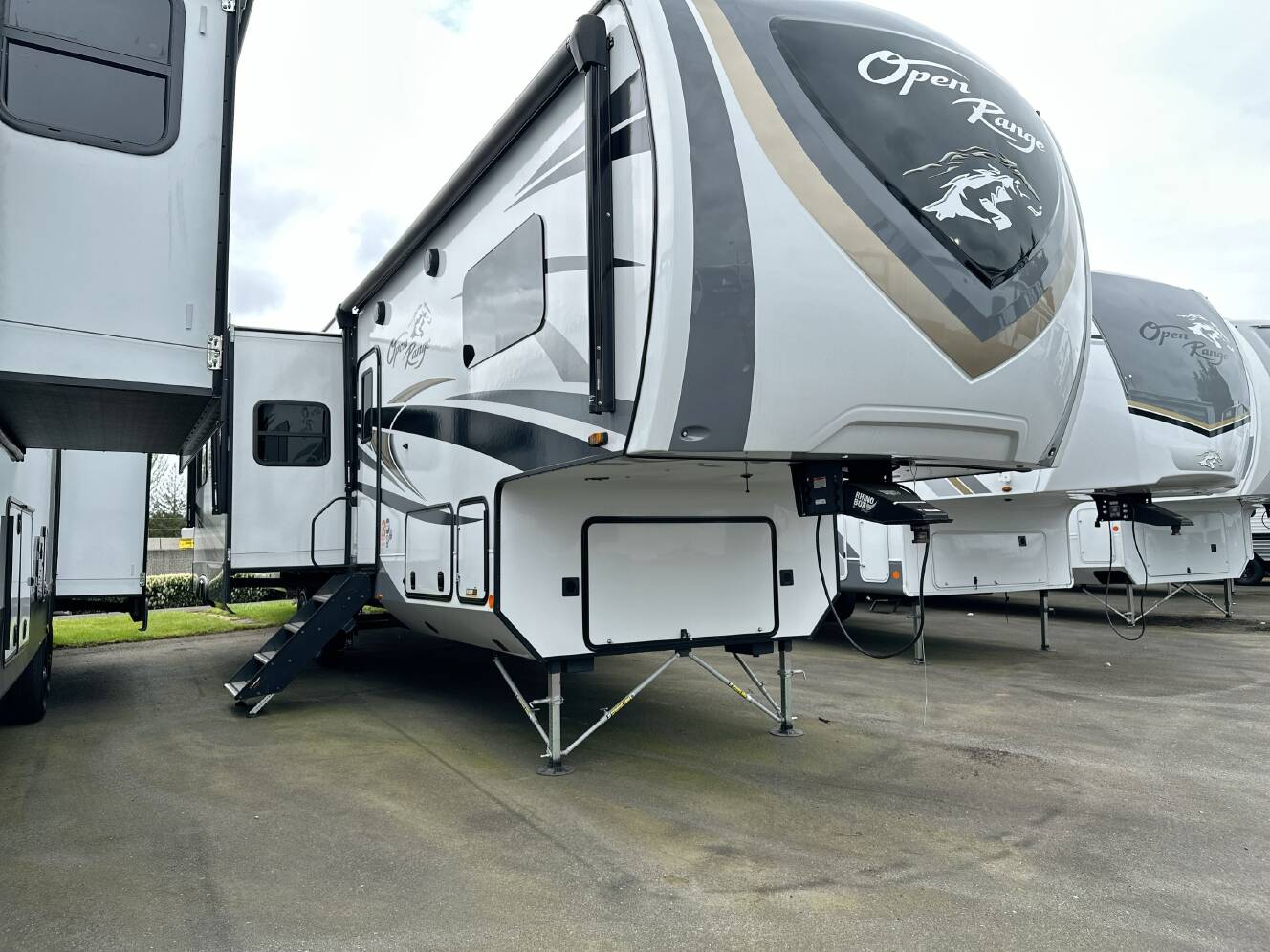 A photo of this 2023 Highland Ridge OPEN RANGE 374BHS