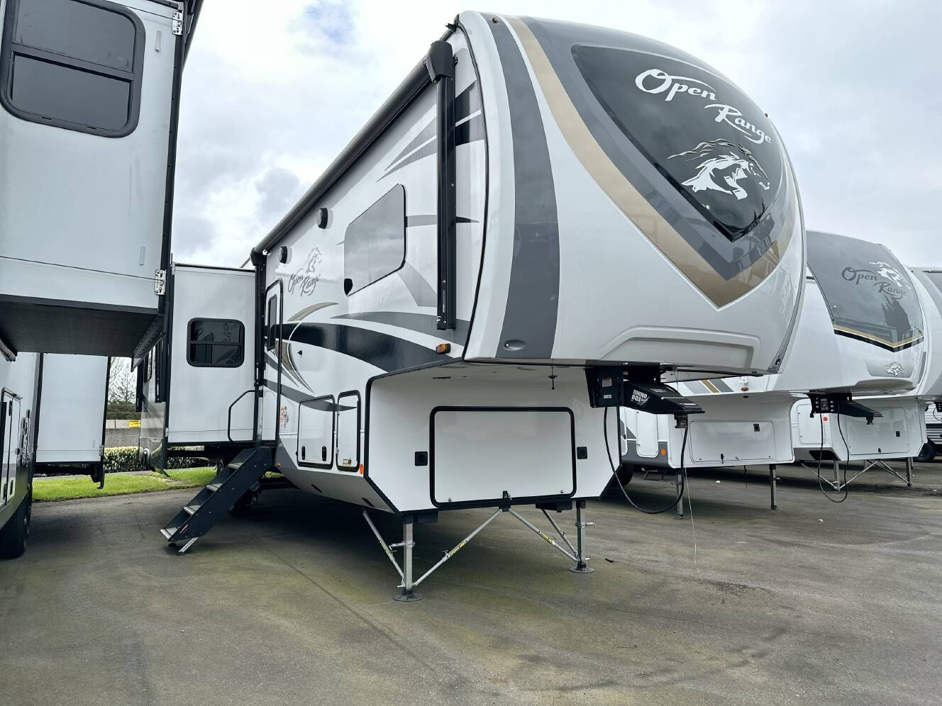A photo of this 2023 Highland Ridge OPEN RANGE 374BHS