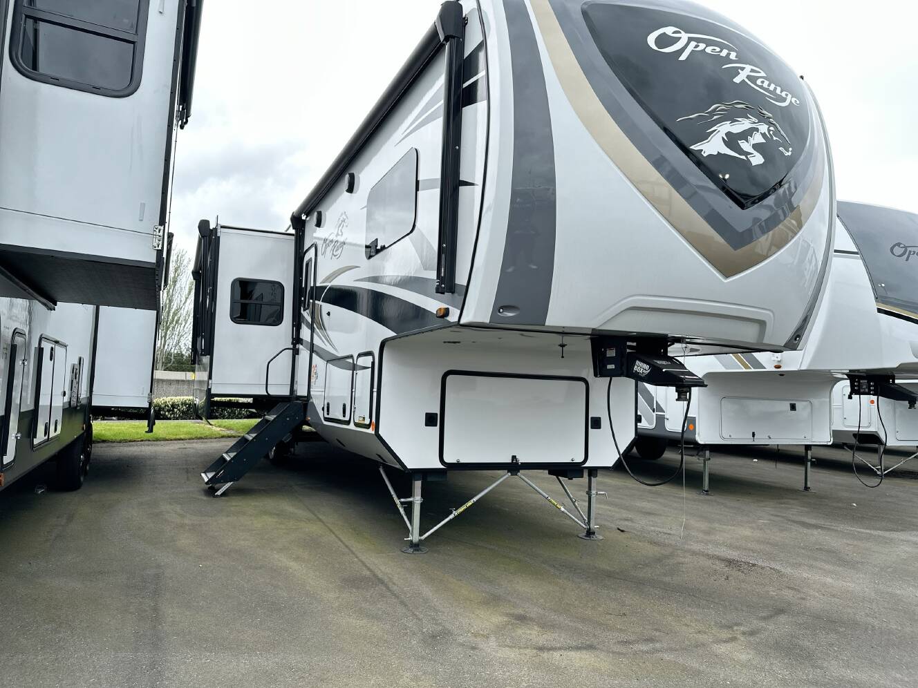 A photo of this 2023 Highland Ridge OPEN RANGE 374BHS