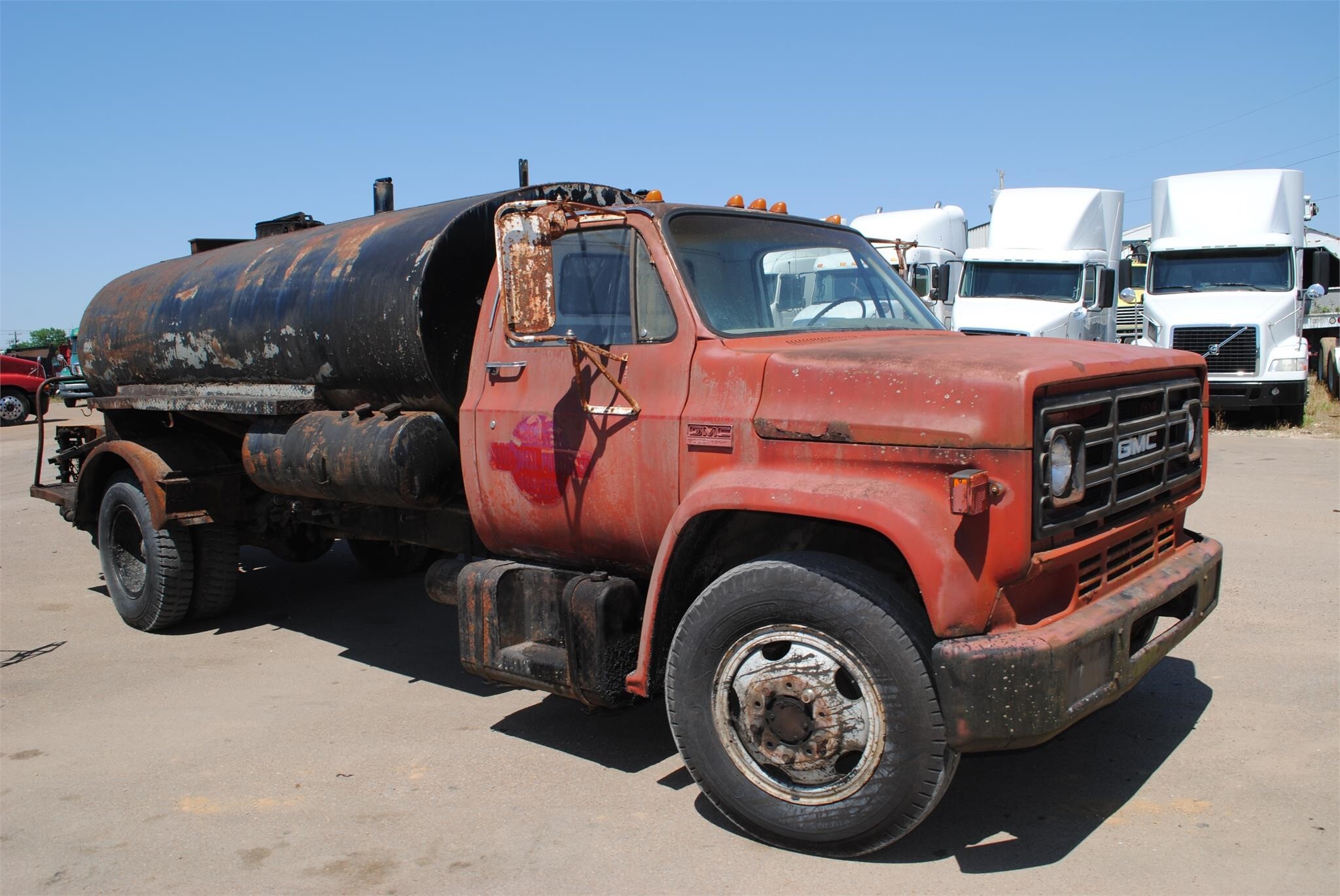 1974 GMC 6000 in Covington, TN
