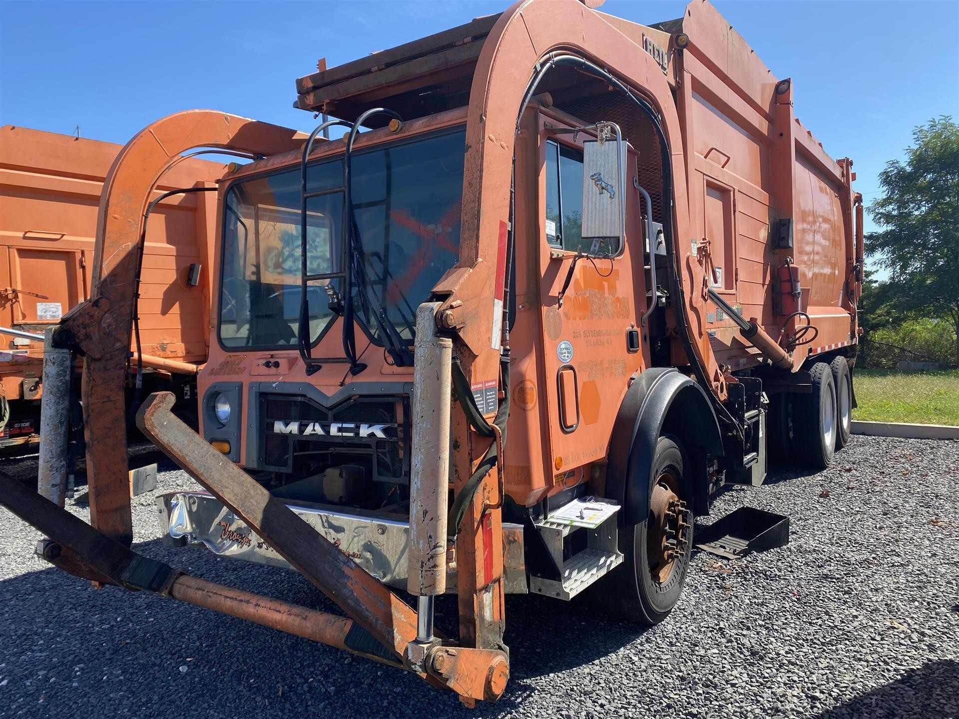 2015 MACK 600 in Medford, NY