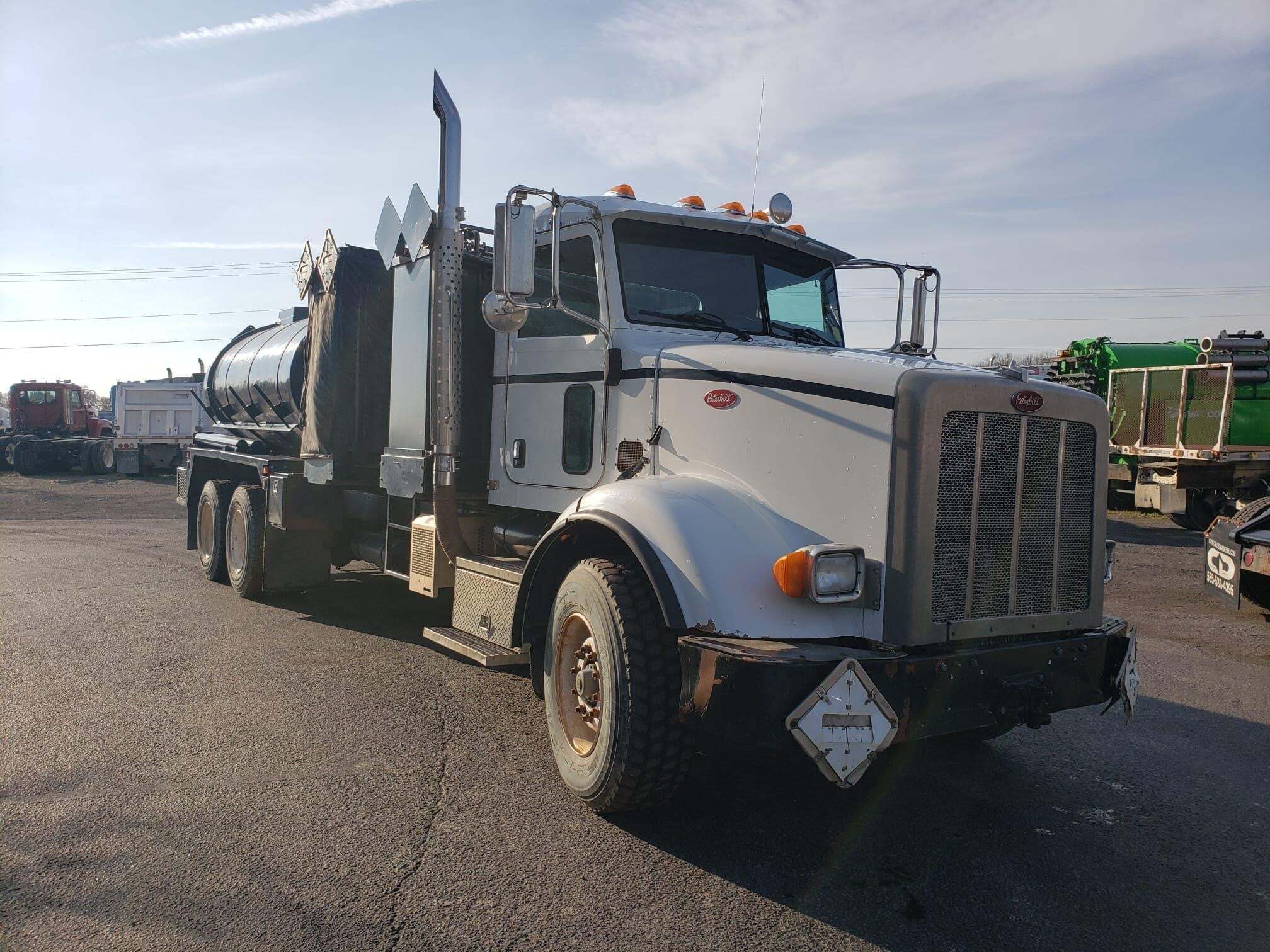 2010 PETERBILT 365 in Caledonia, NY