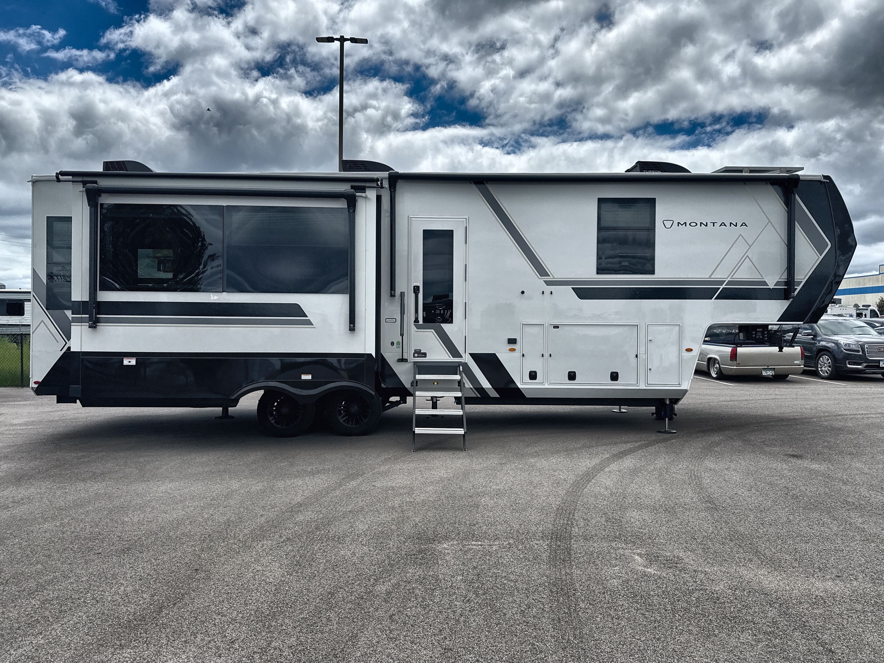 2026 Keystone MONTANA 3100RL in forest lake MN