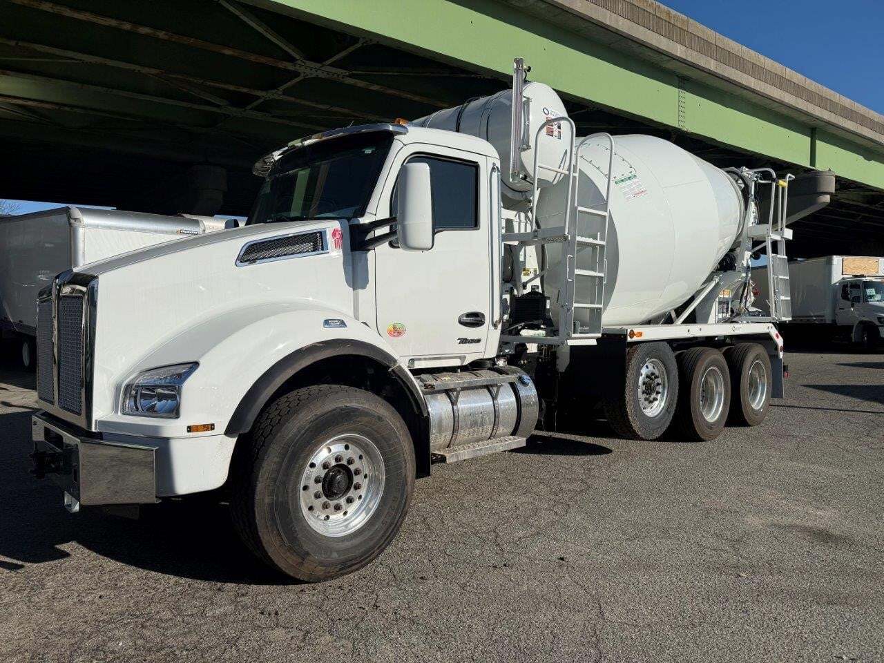 2025 KENWORTH T880 in Jamaica, NY
