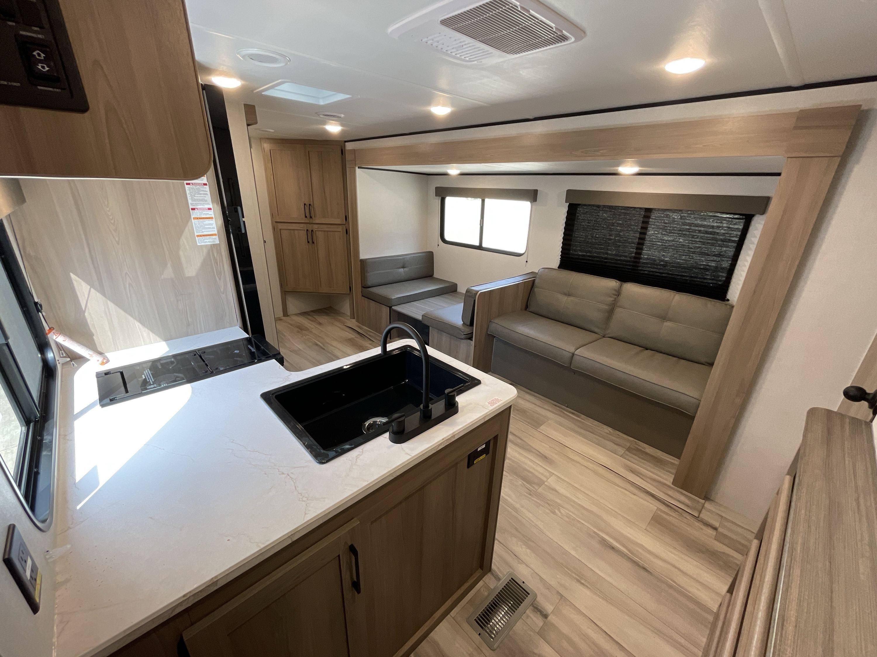 2027 Keystone COLEMAN 27B in tyler TX
