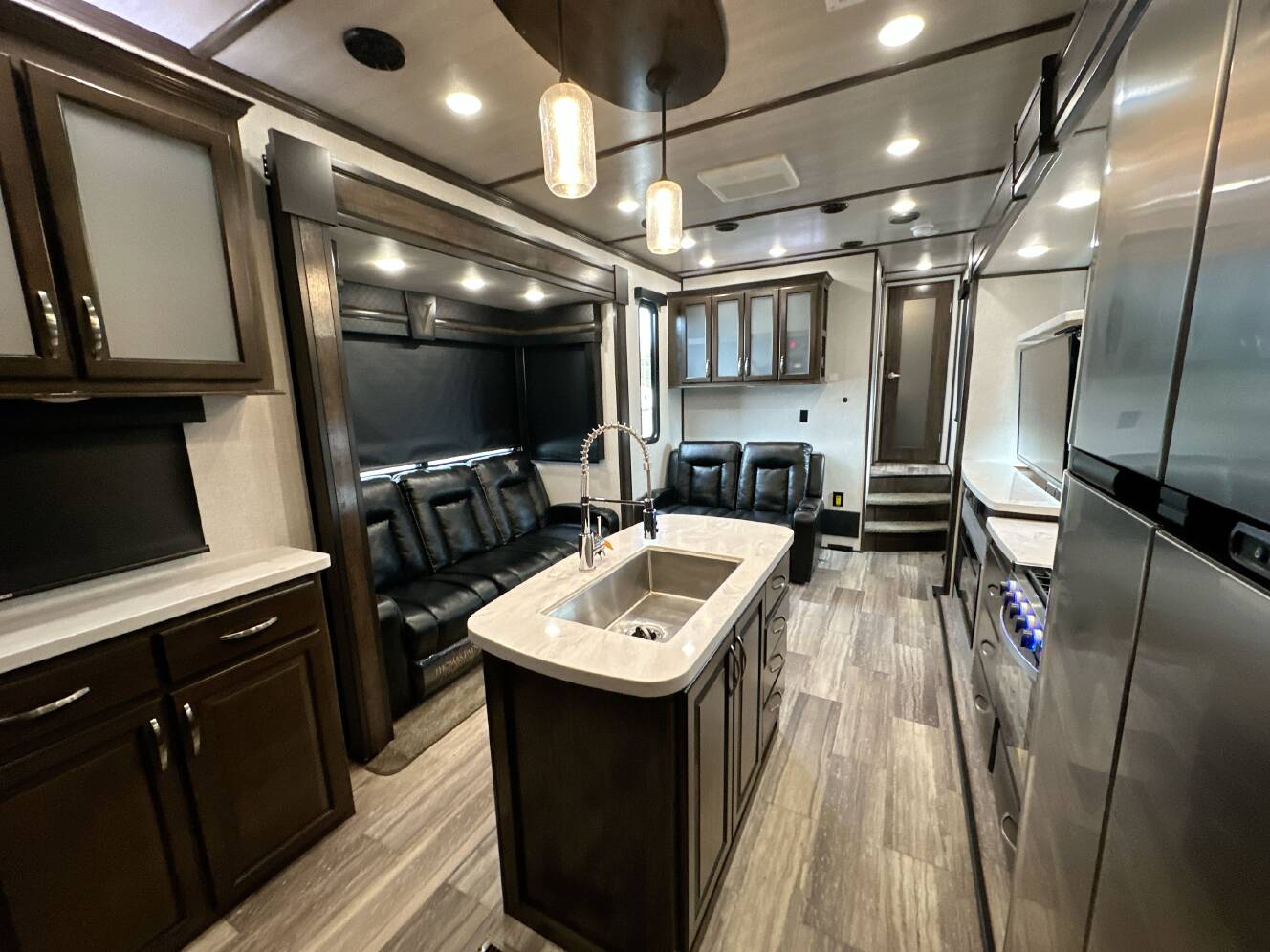 A photo of this 2020 Dutchmen VOLTAGE 4185