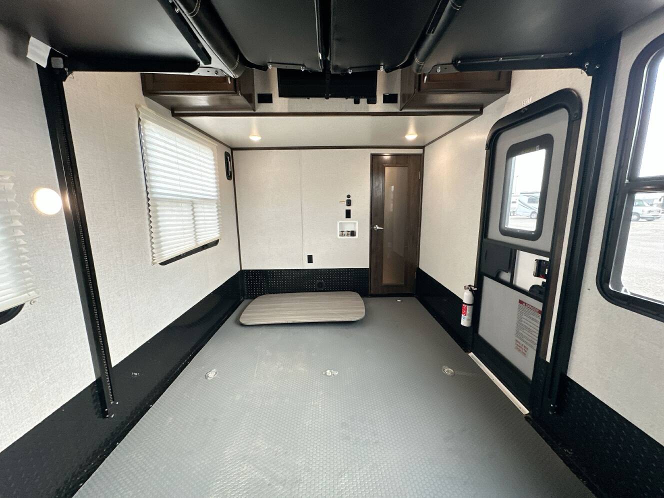 A photo of this 2020 Dutchmen VOLTAGE 4185