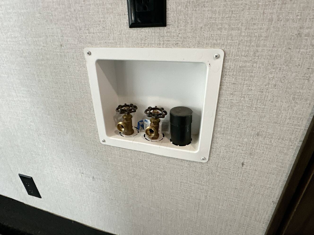 A photo of this 2020 Dutchmen VOLTAGE 4185