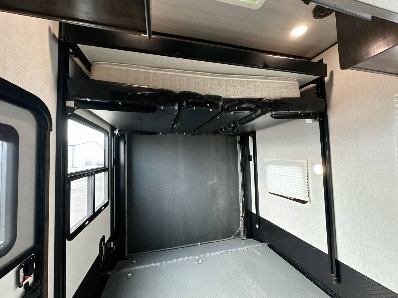 A photo of this 2020 Dutchmen VOLTAGE 4185