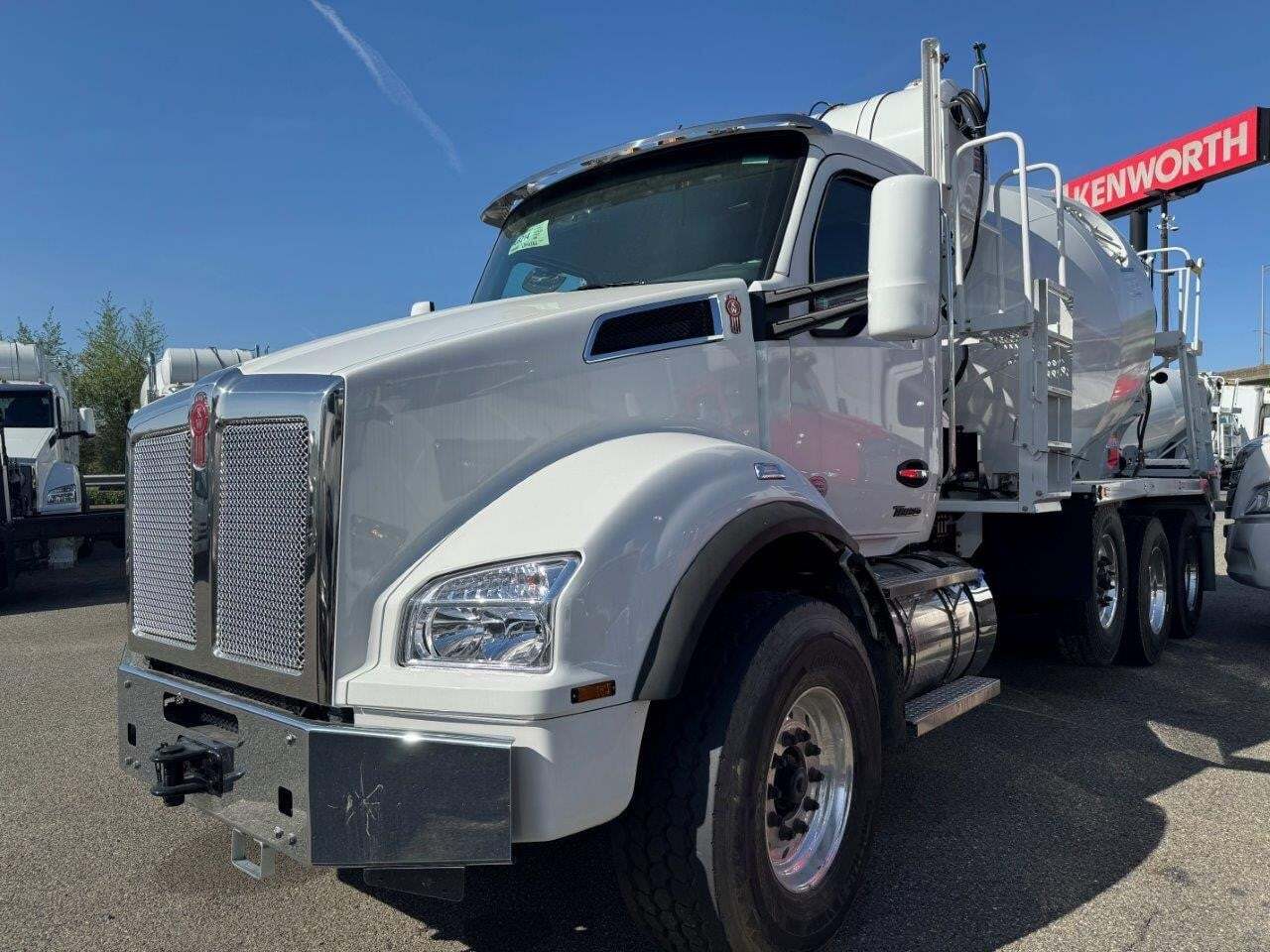 2025 KENWORTH T880 in Jamaica, NY