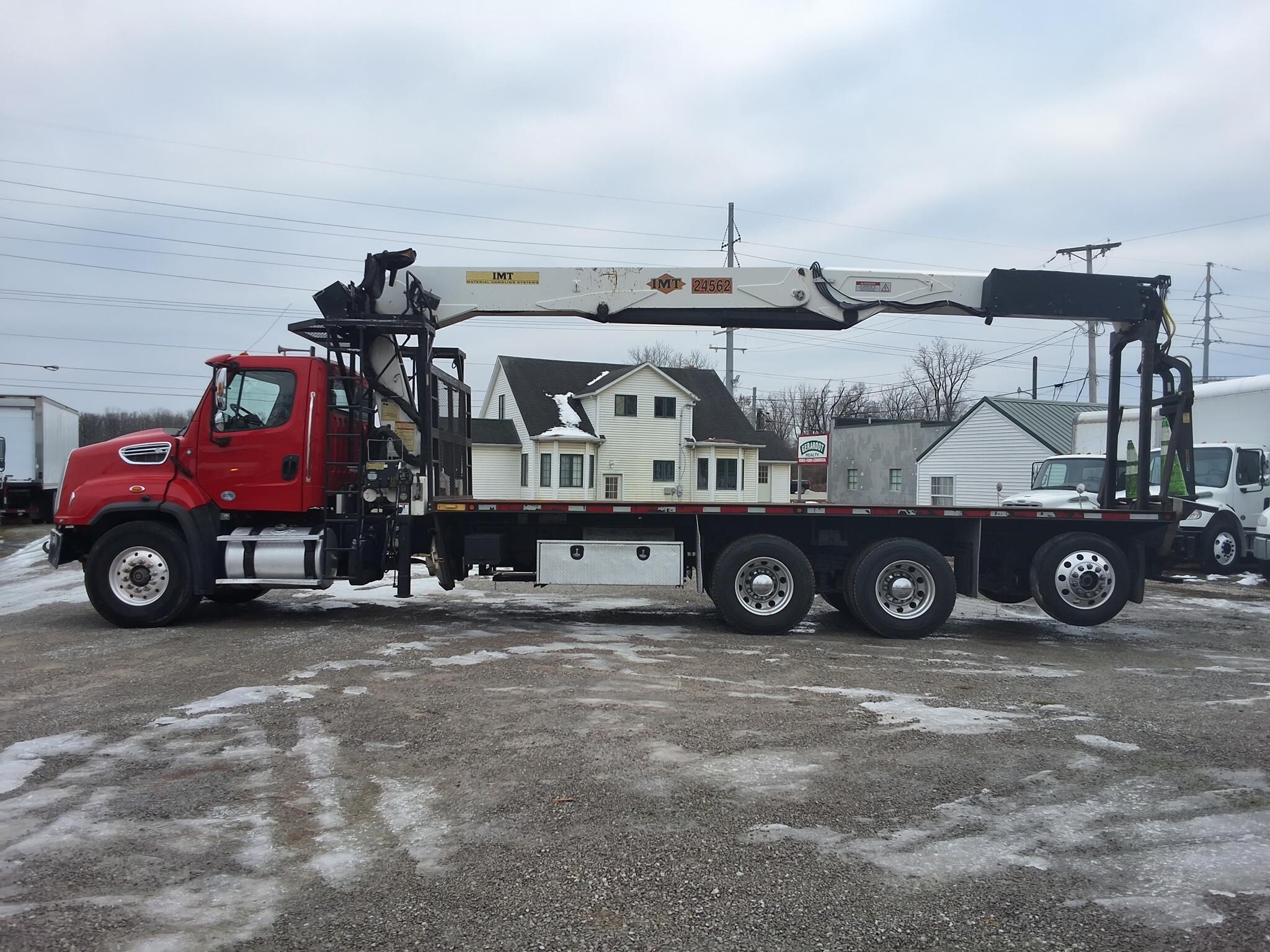 2016 IMT 24562 in Fort Wayne, IN