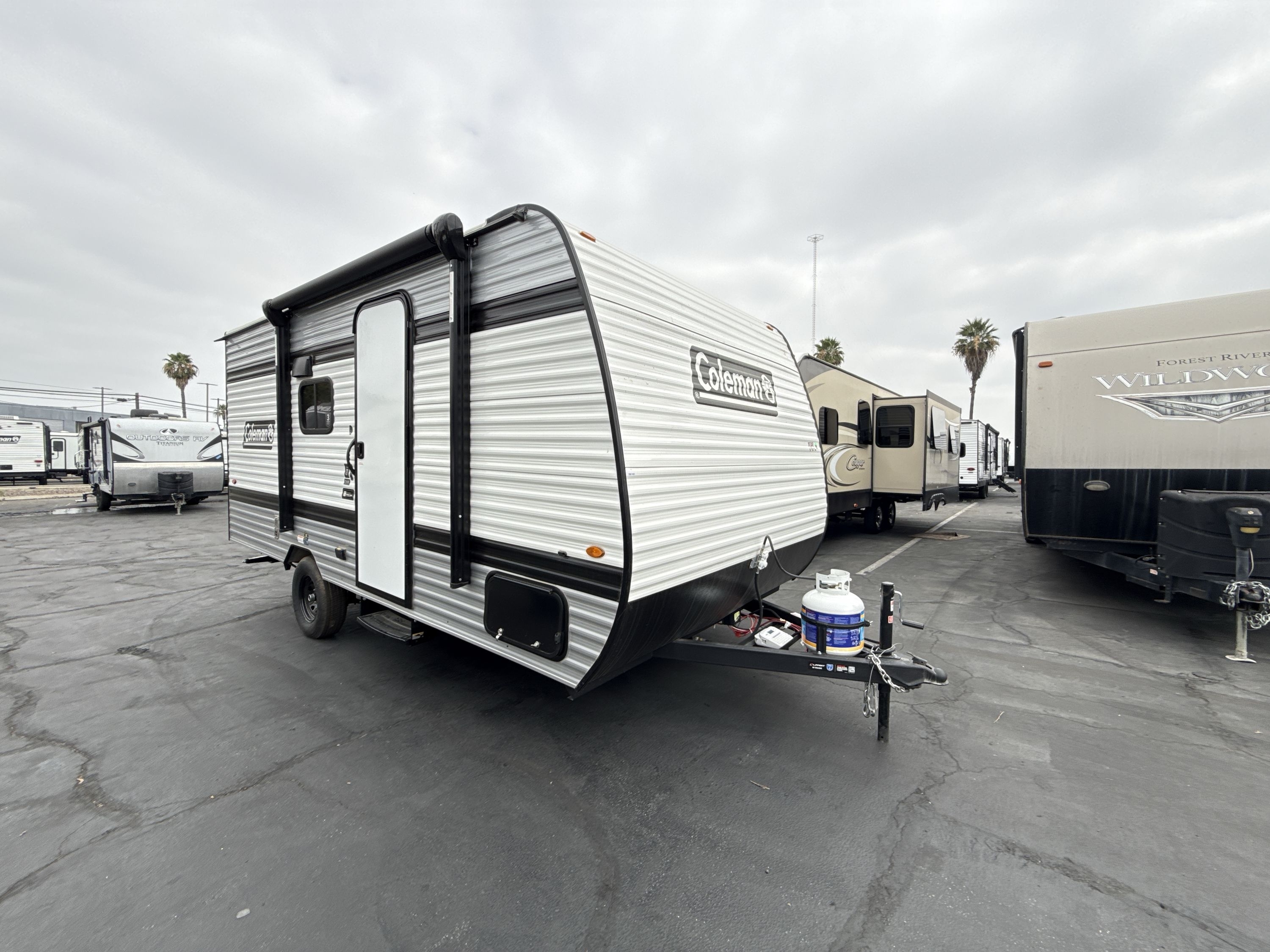 2027 Keystone COLEMAN 17B in la mirada CA