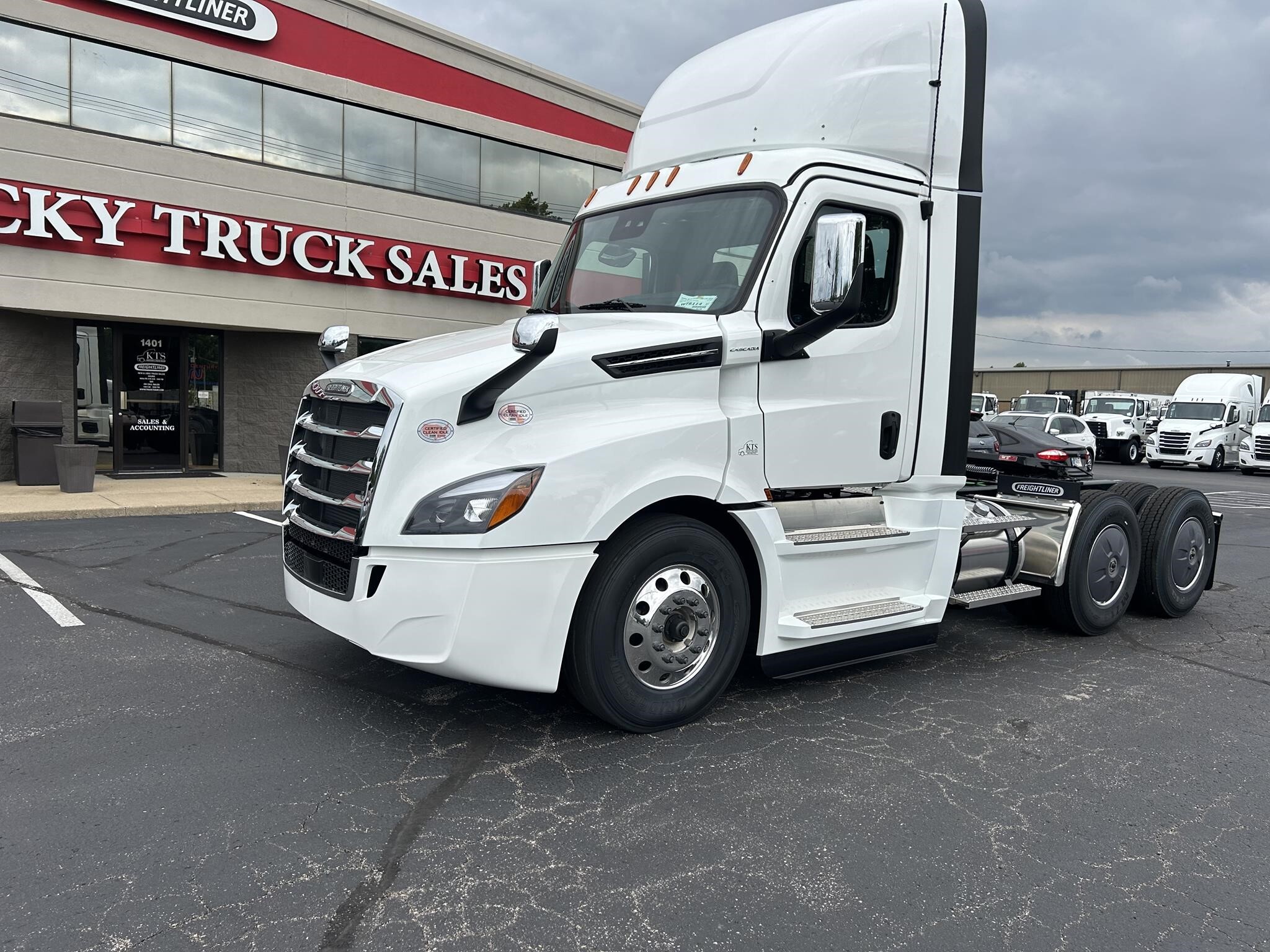 2026 FREIGHTLINER CASCADIA 126 in Jeffersonville, IN