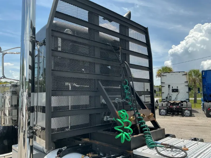 2012 PETERBILT 389