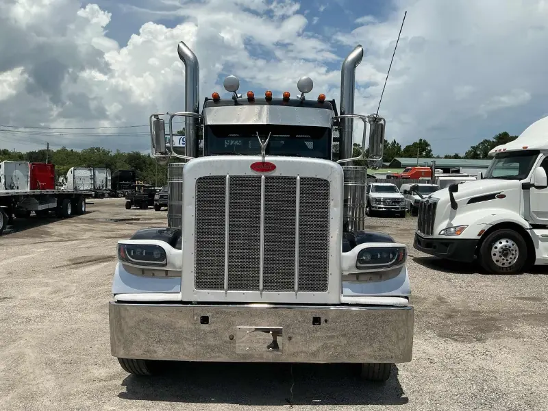 2012 PETERBILT 389