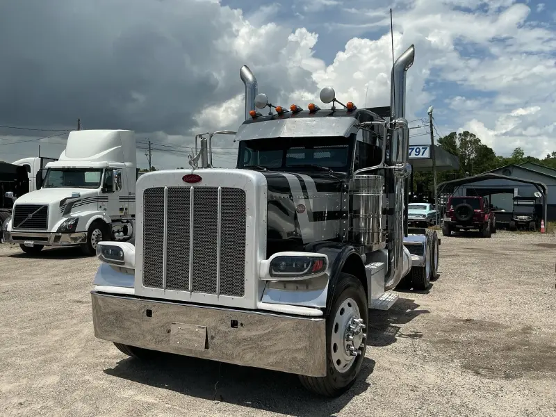 2012 PETERBILT 389