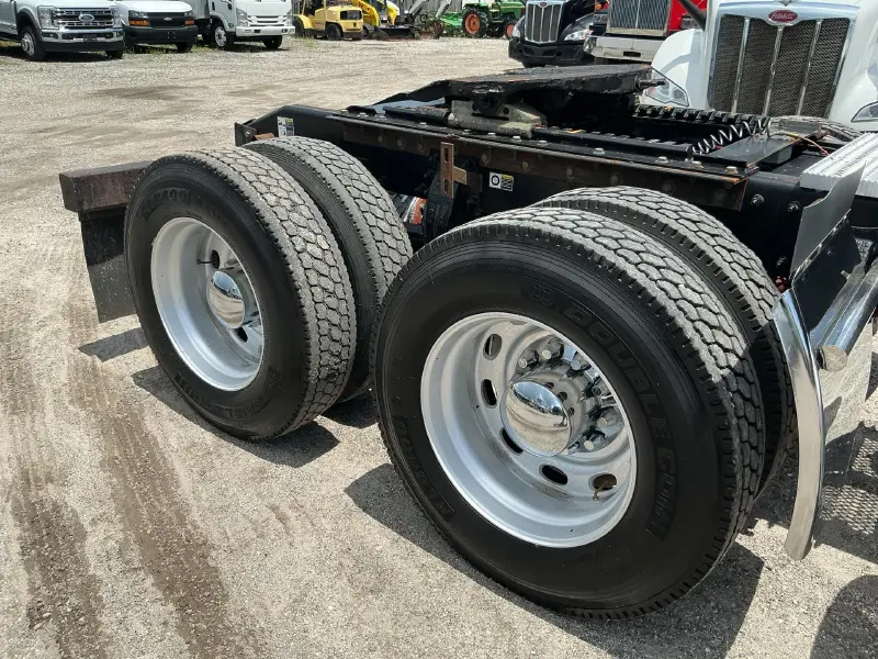 2012 PETERBILT 389