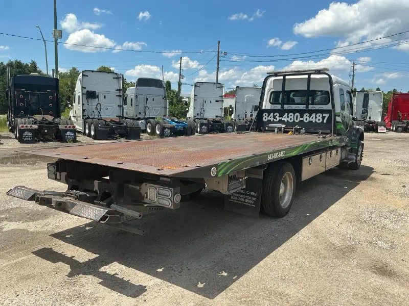 2020 Freightliner M2 106