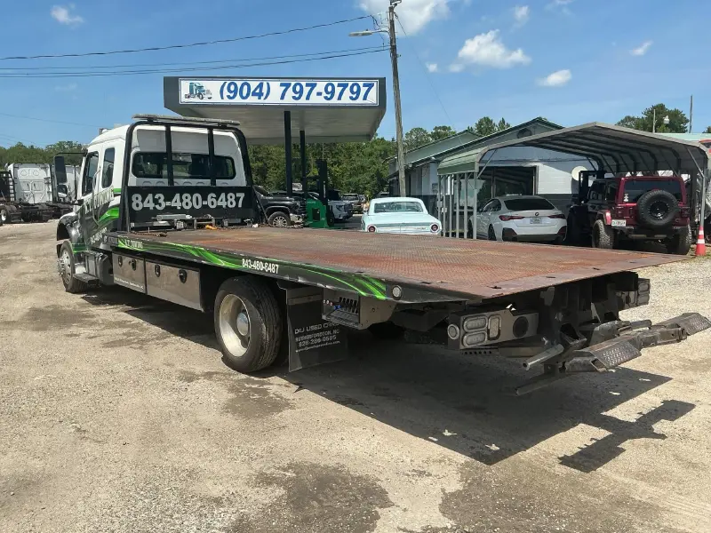 2020 Freightliner M2 106