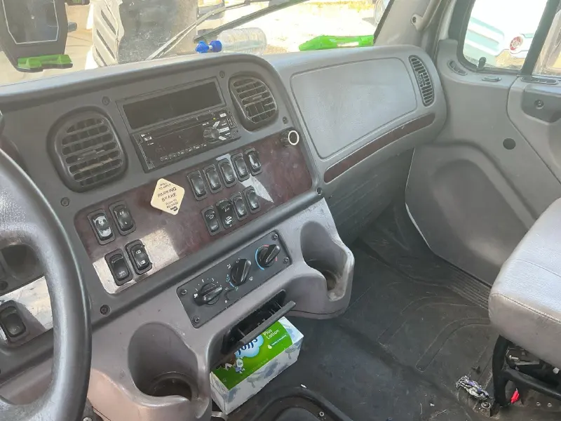 2020 Freightliner M2 106