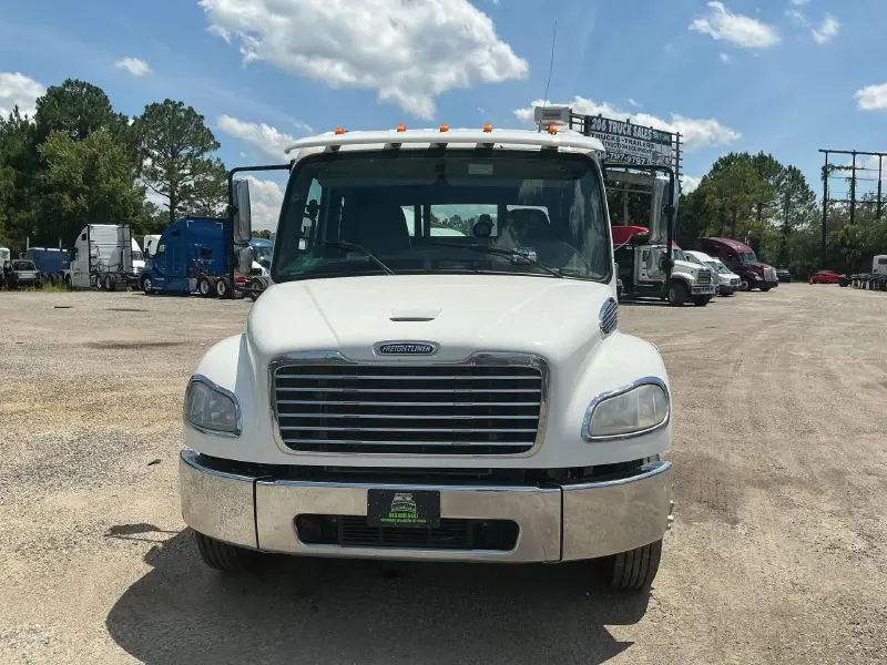 2020 Freightliner M2 106
