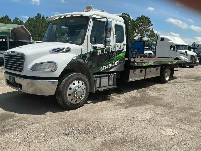 2020 Freightliner M2 106
