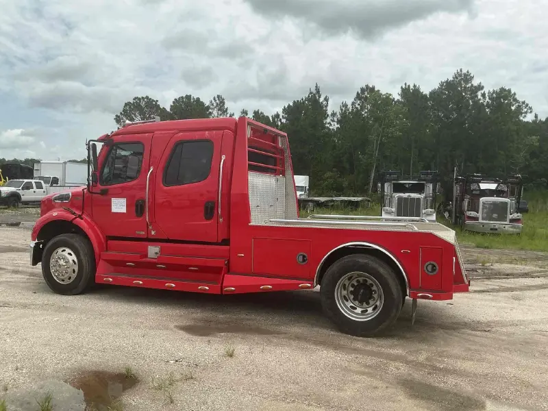 2011 FREIGHTLINER SPORT CHASSIS P2