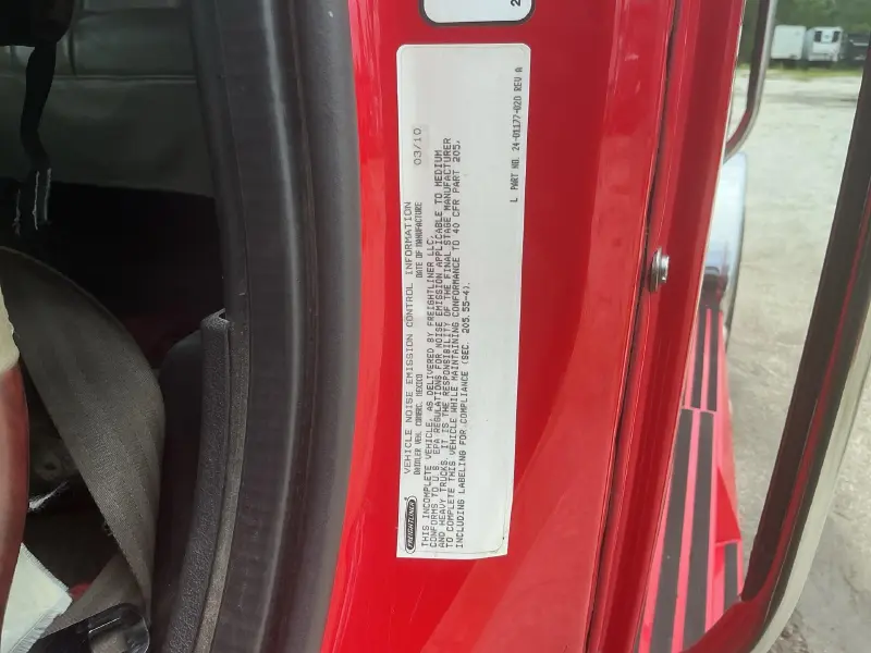 2011 FREIGHTLINER SPORT CHASSIS P2