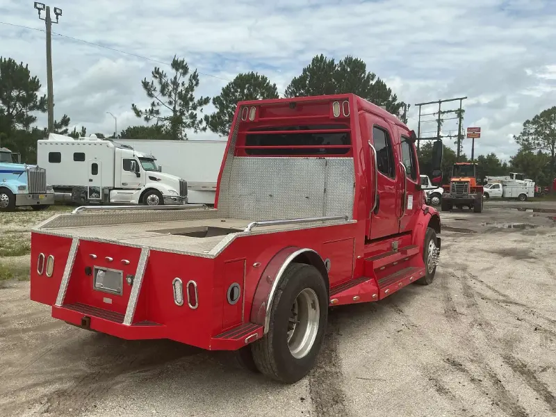 2011 FREIGHTLINER SPORT CHASSIS P2