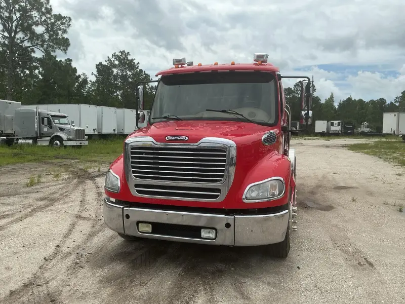 2011 FREIGHTLINER SPORT CHASSIS P2