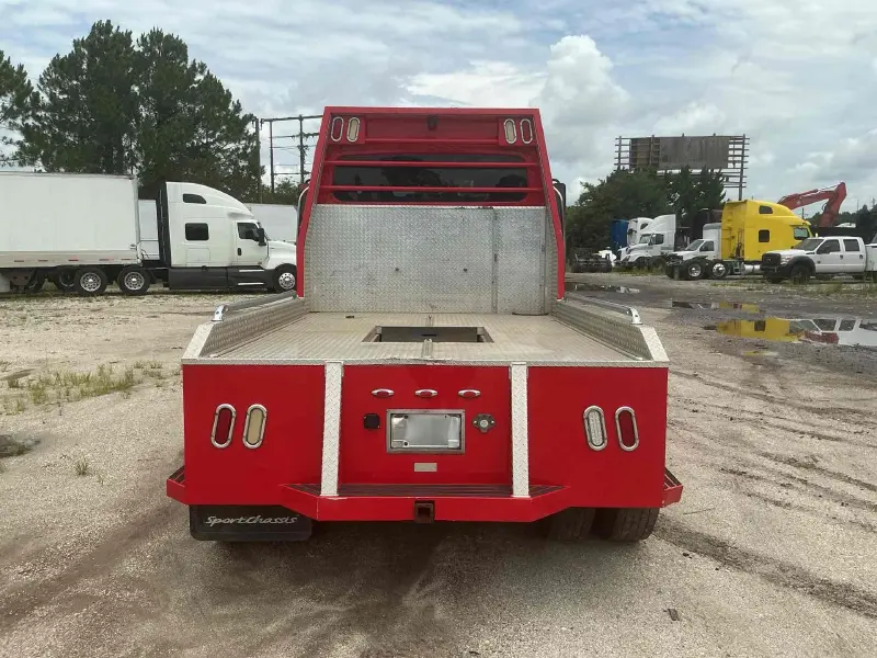 2011 FREIGHTLINER SPORT CHASSIS P2