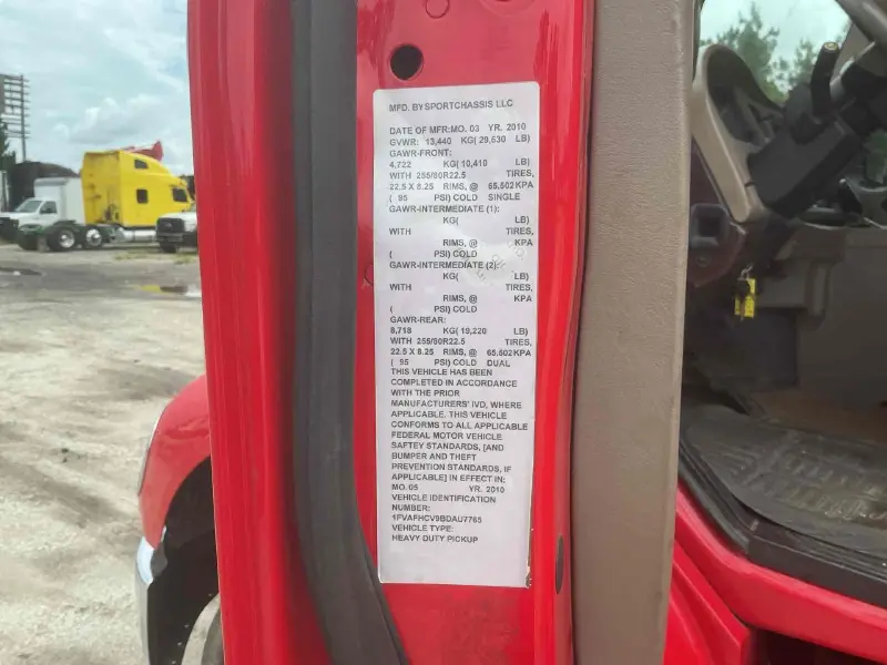 2011 FREIGHTLINER SPORT CHASSIS P2