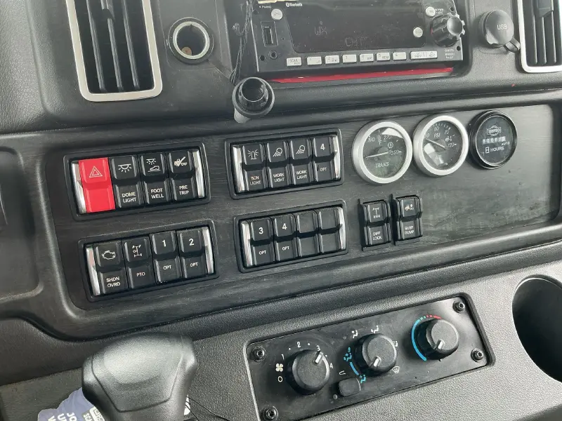 2025 Freightliner M2 106