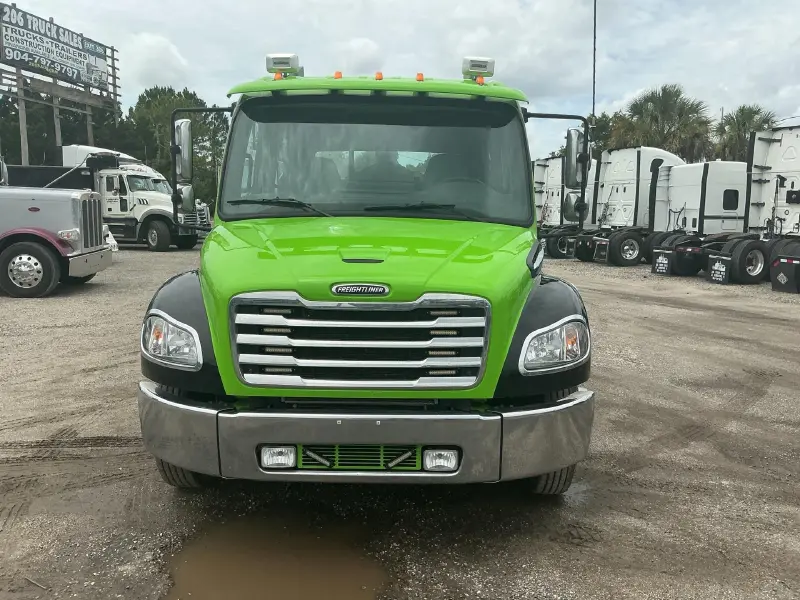 2025 Freightliner M2 106