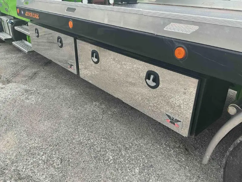 2025 Freightliner M2 106
