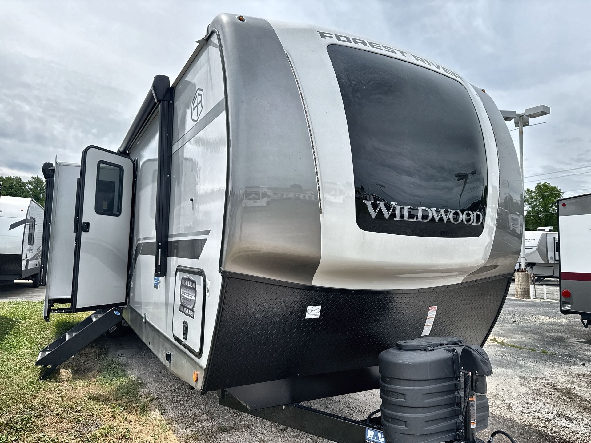 2027 Forest River WILDWOOD HERITAGE GLEN 310BHI in milford DE