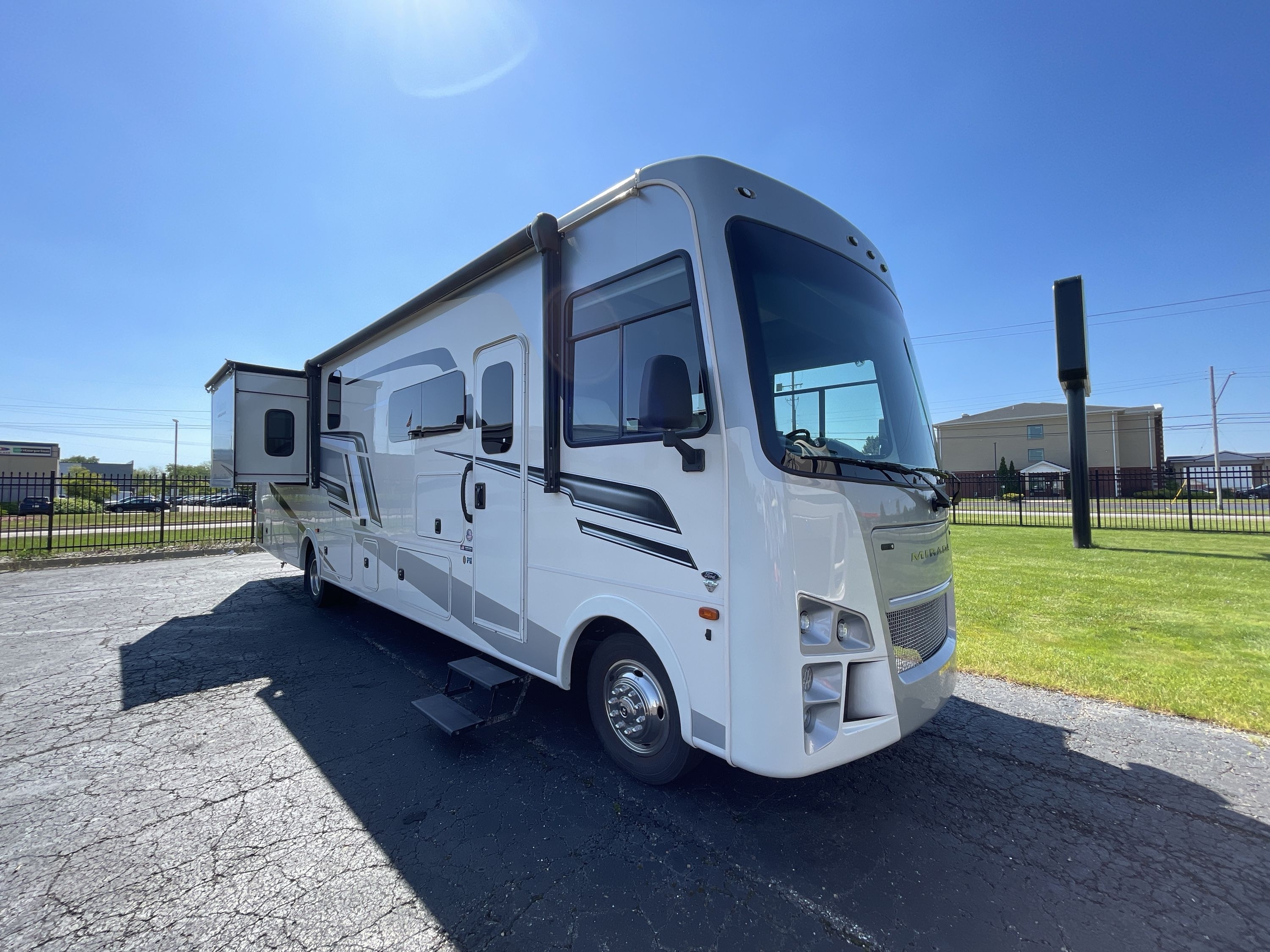 2024 Coachmen MIRADA 35ES in grand rapids MI
