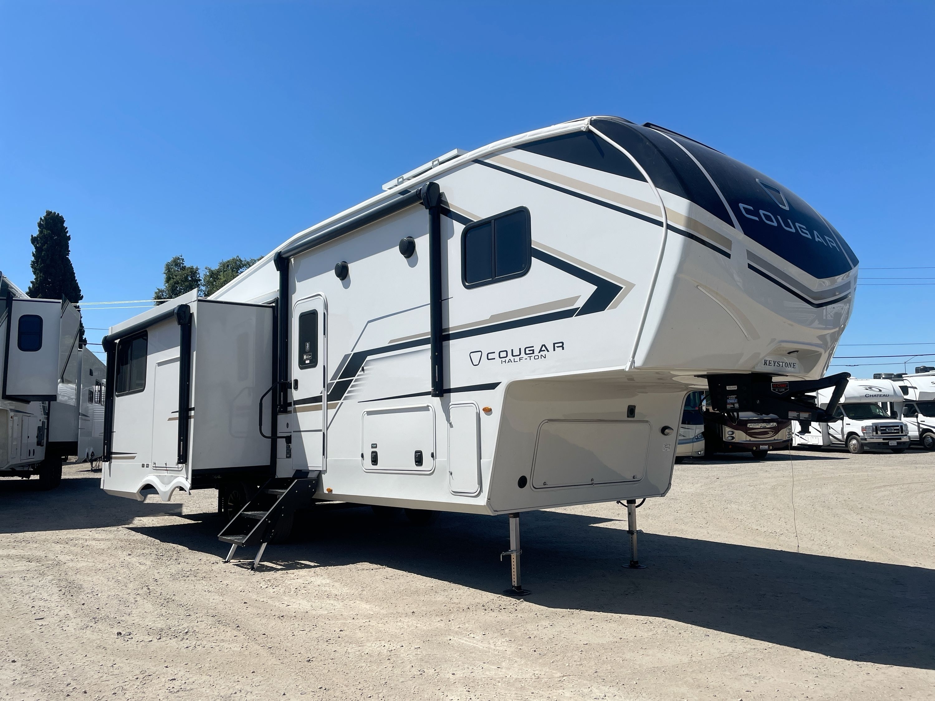 2027 Keystone COUGAR 26RKE in french camp CA