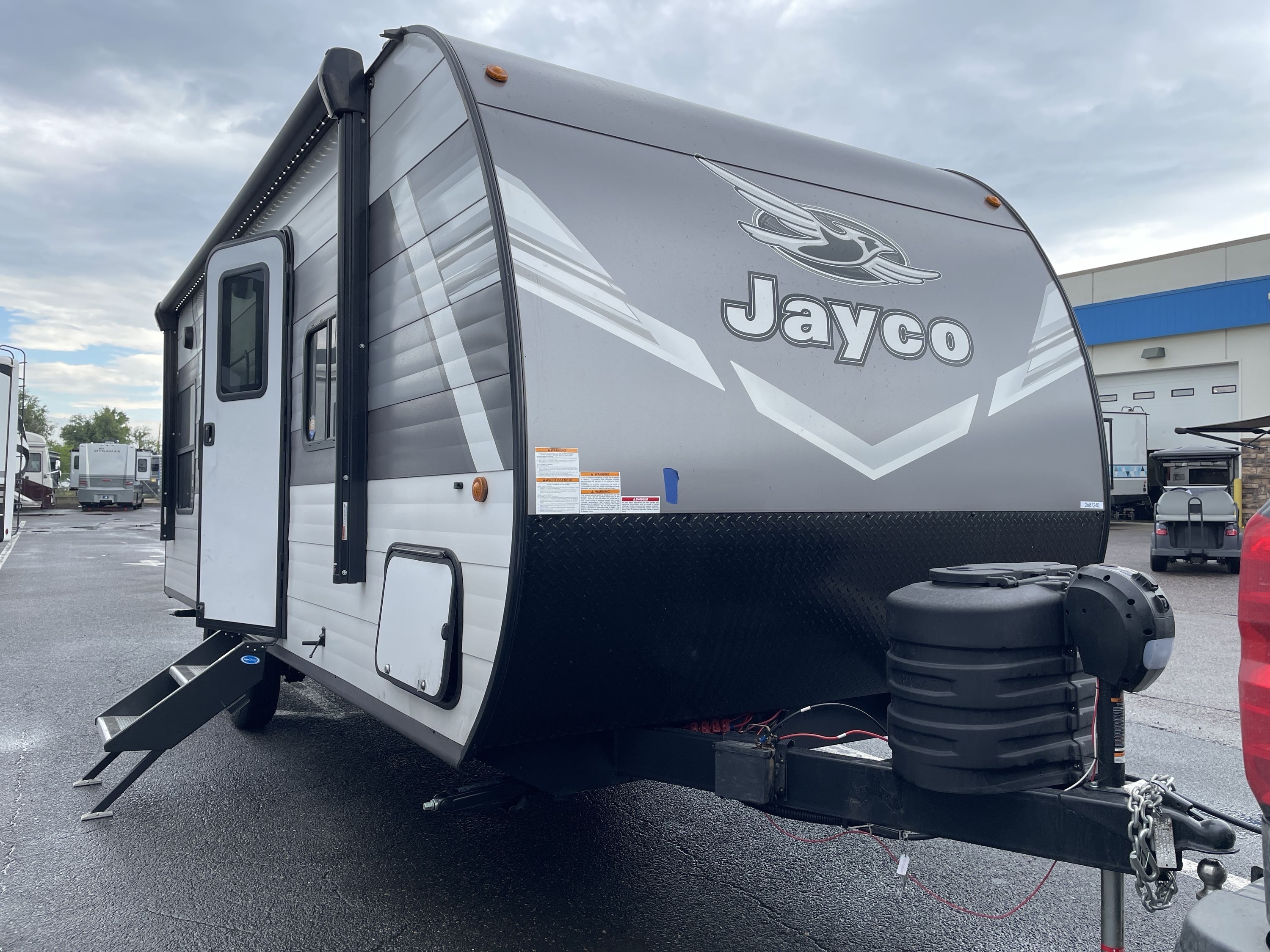 2027 Jayco JAY FLIGHT 210QBW in golden CO