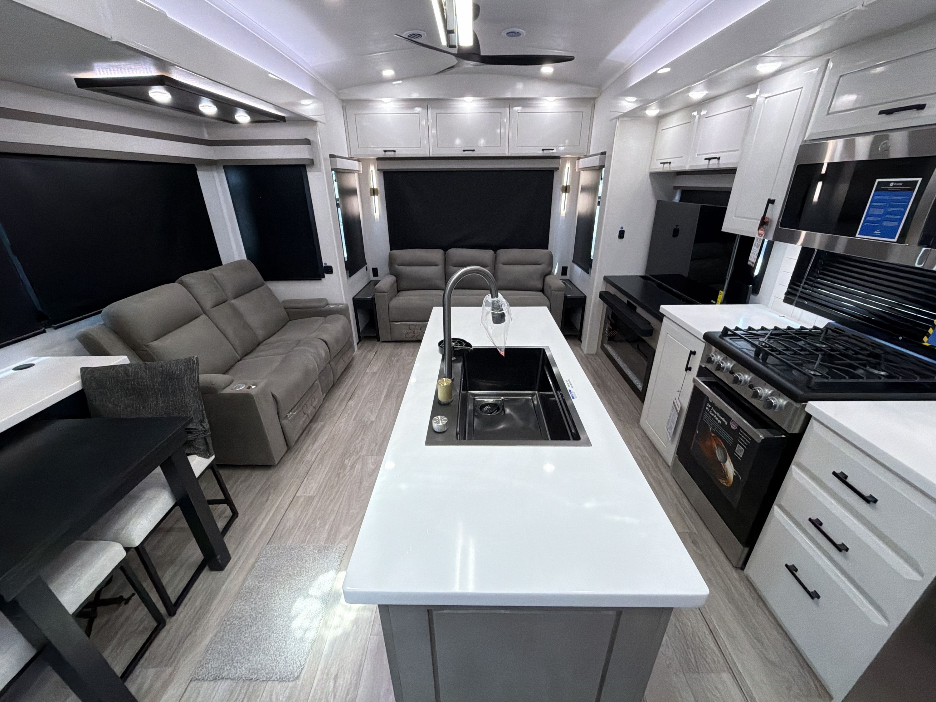 2027 Jayco PINNACLE 32RLTS in longmont CO
