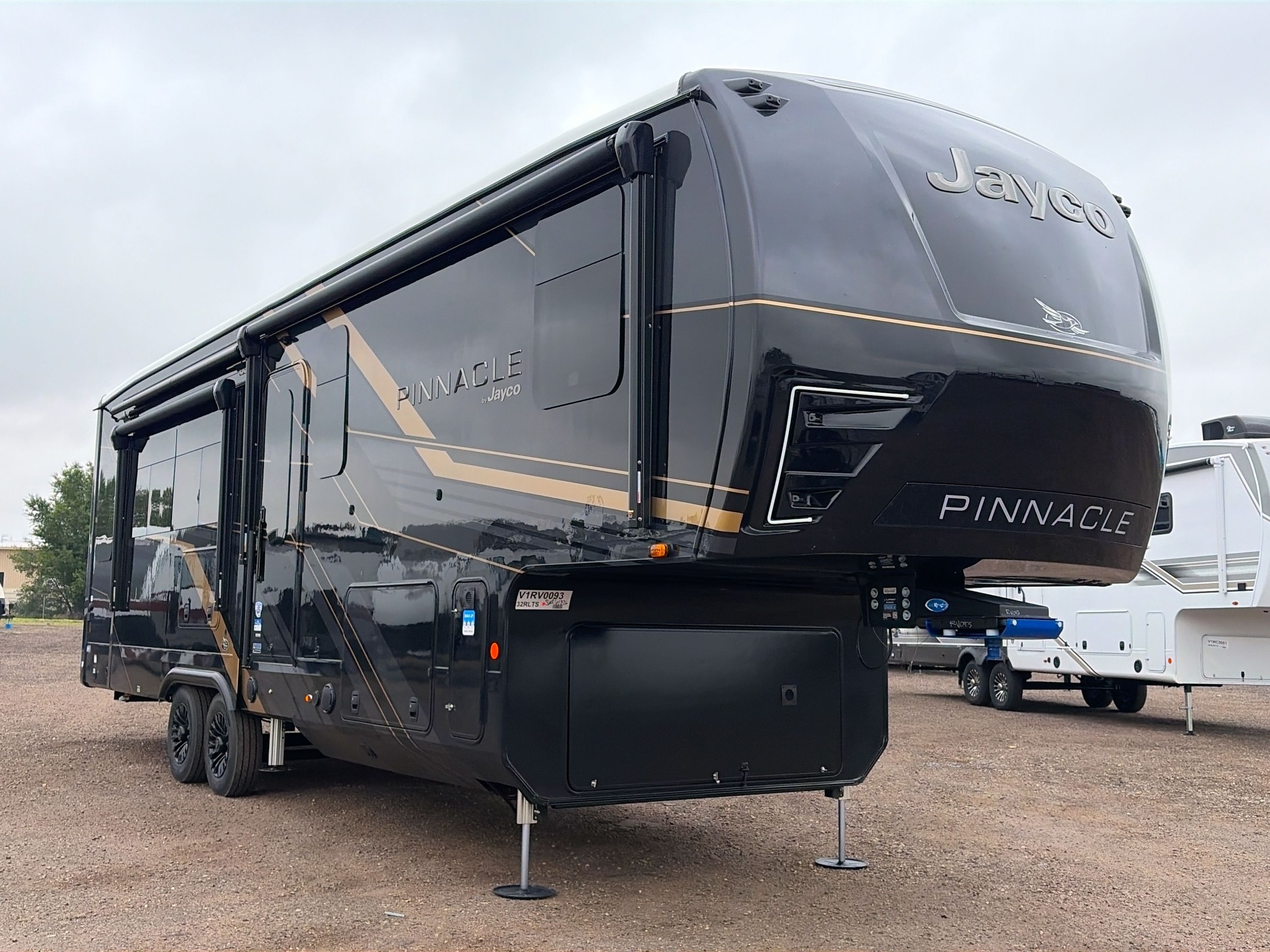 2027 Jayco PINNACLE 32RLTS in longmont CO