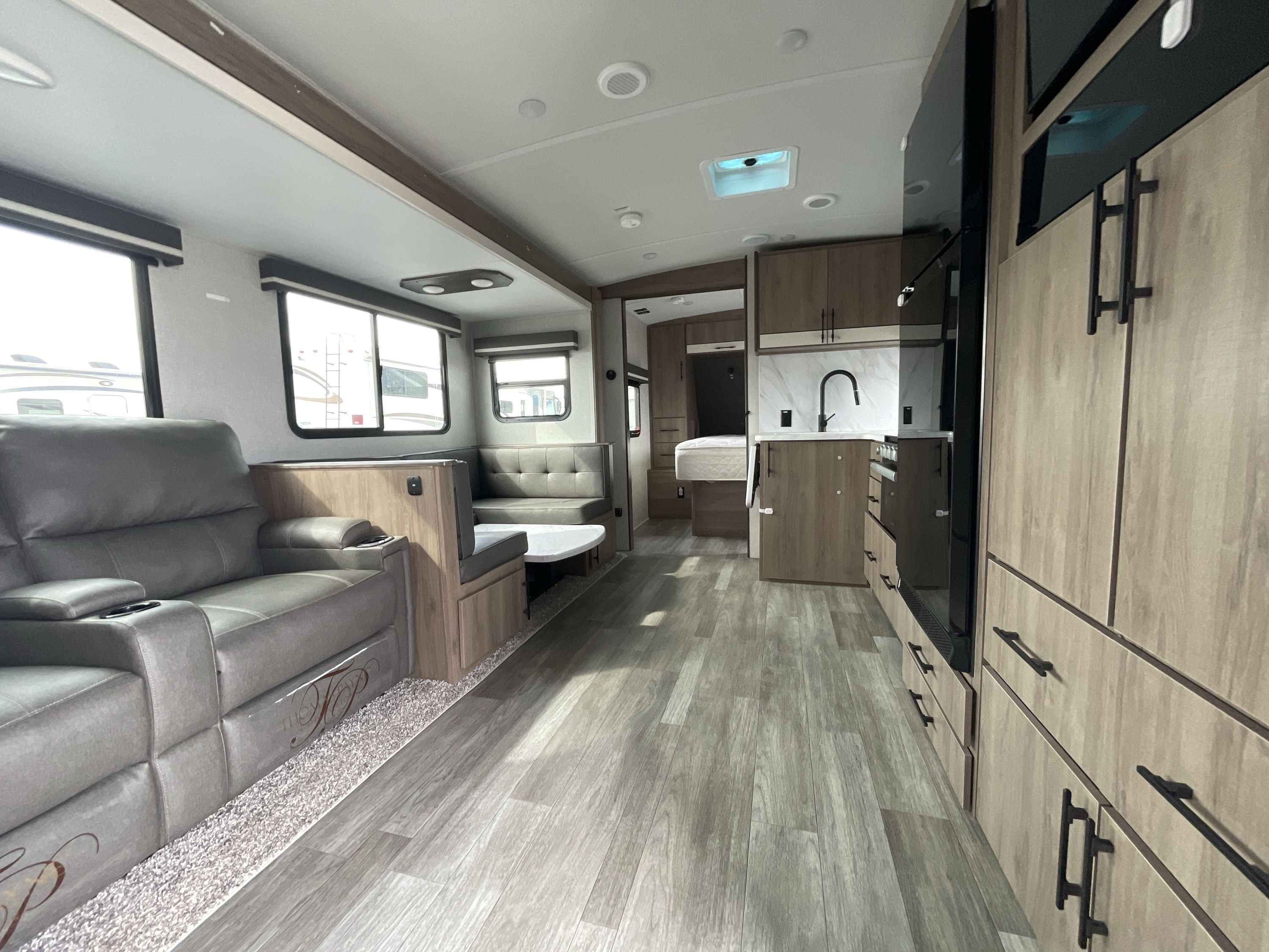 2023 Grand Design IMAGINE 2800BH in summerset SD